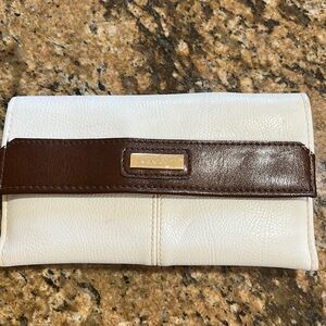 NWOT Liz Claiborne wallet white with many slots & pockets